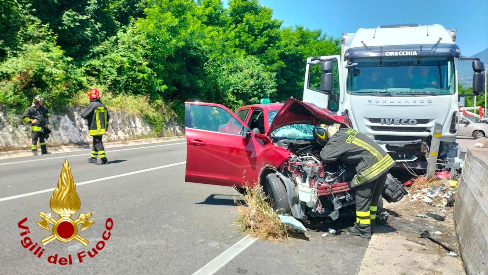 Violento Impatto Tra Auto E Camion Sulla Variante Coppia Di Coniugi In