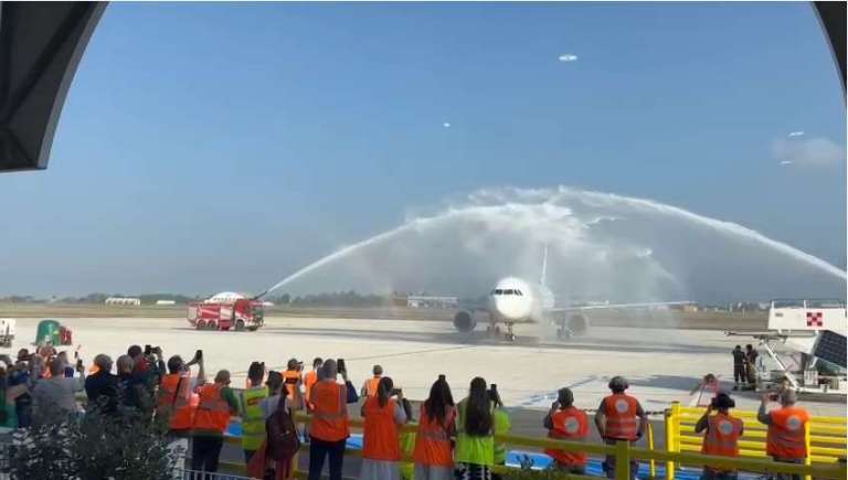 Primi Voli Oggi Si Inaugura L Aeroporto Di Salerno