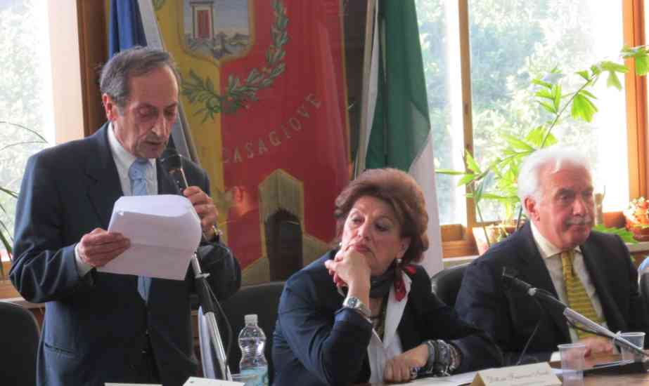 Casagiove piange la scomparsa del prof Michele Falcone