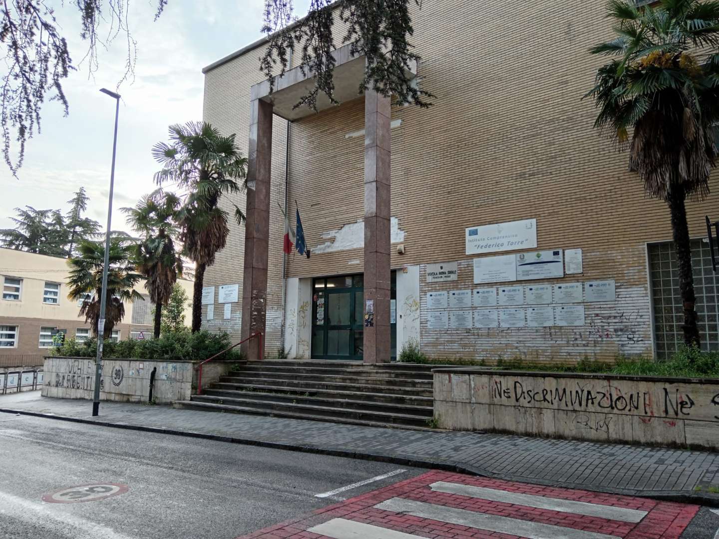 Scuola Torre, Mastella: “Tecnici hanno certificato vulnerabilità, salvaguardare la vita è più importante di tutto”