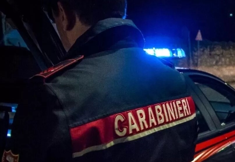 Ubriaco e drogato investe 79enne e fugge, 30enne denunciato