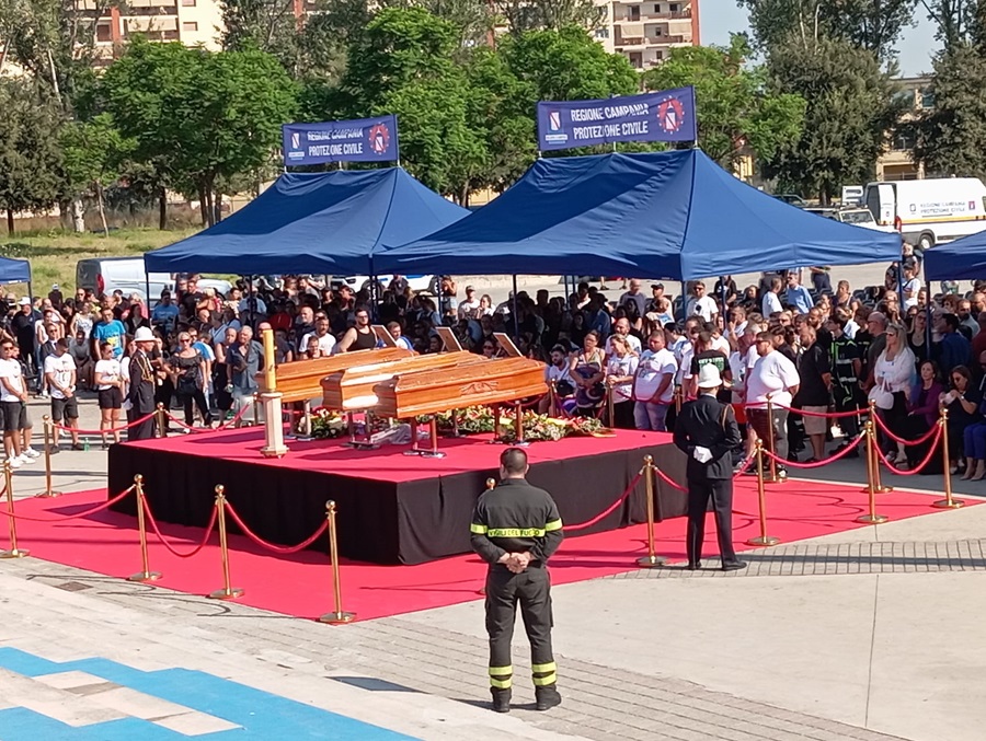 Giovedì funerali 