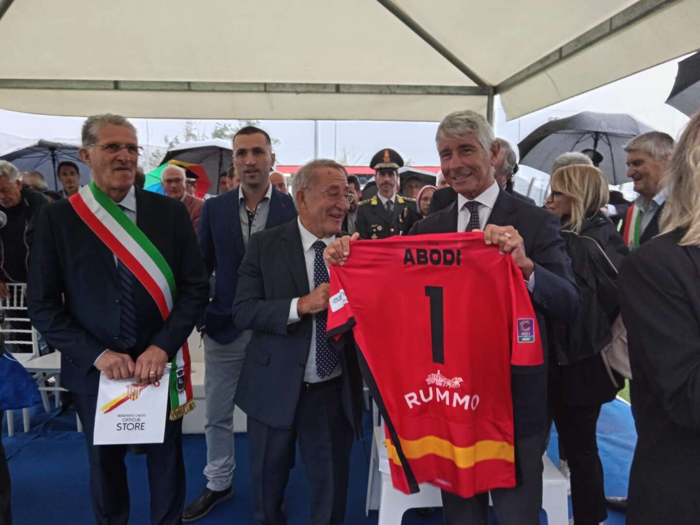 FOTO/ Inaugurato il nuovo campo sportivo di San Giorgio la Molara con il ministro Abodi e il presidente Vigorito