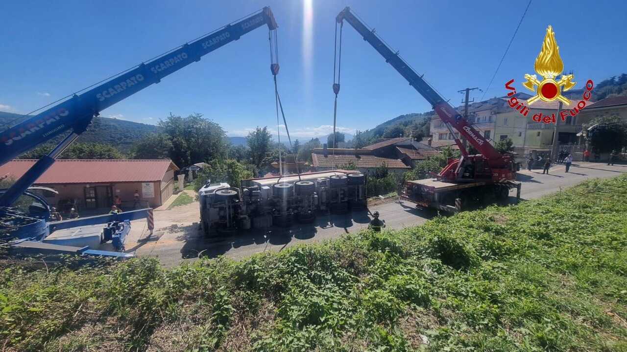 Vigili del Fuoco, due interventi stradali nel casertano: due feriti