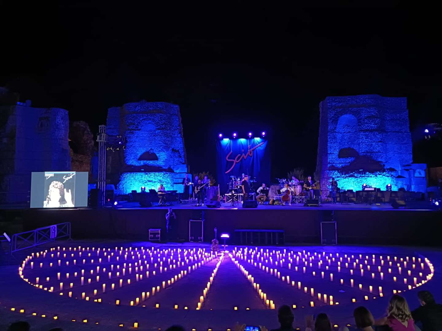 Lo Sció di Pino Daniele incanta un Teatro Romano strapieno per gli Area Medina