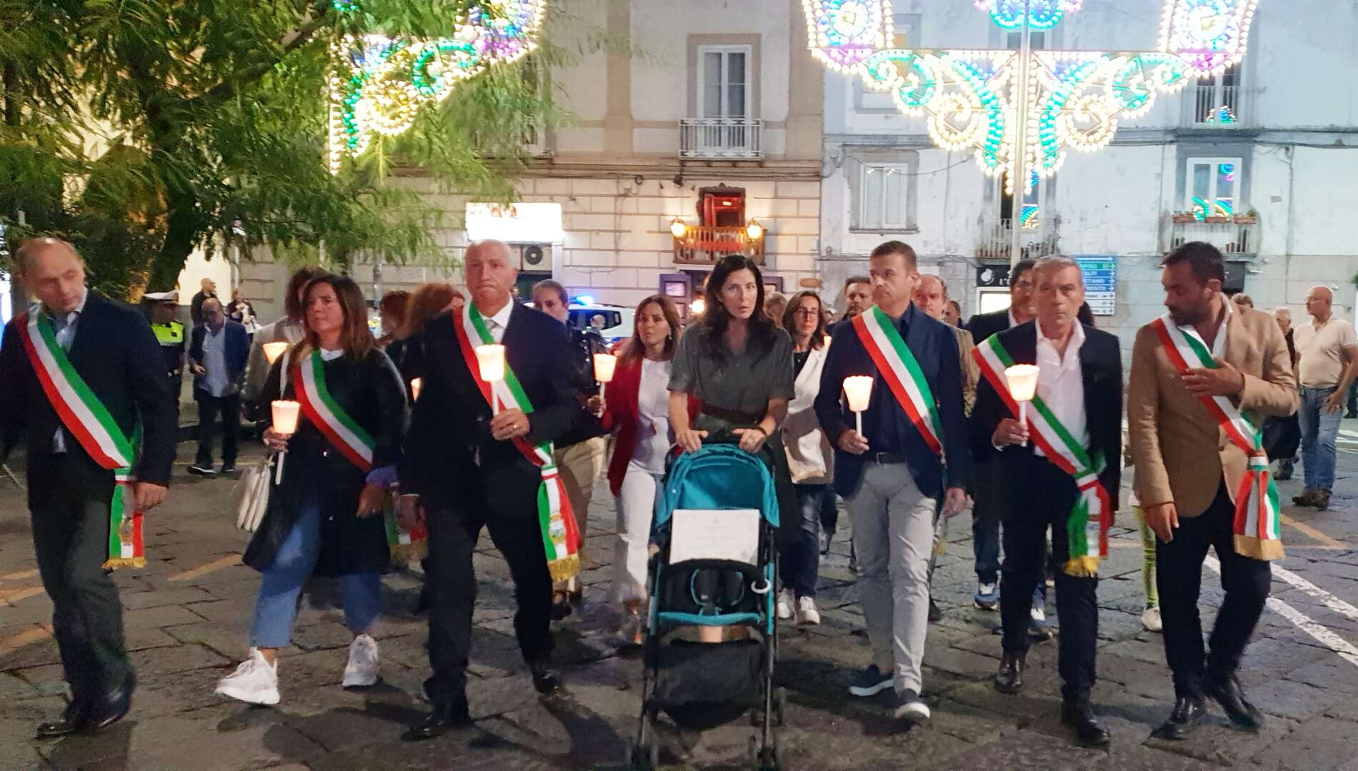 Piano di Sorrento, il piccolo Ethan portato via dal padre: la madre scrive al ministro degli Esteri Antonio Tajani