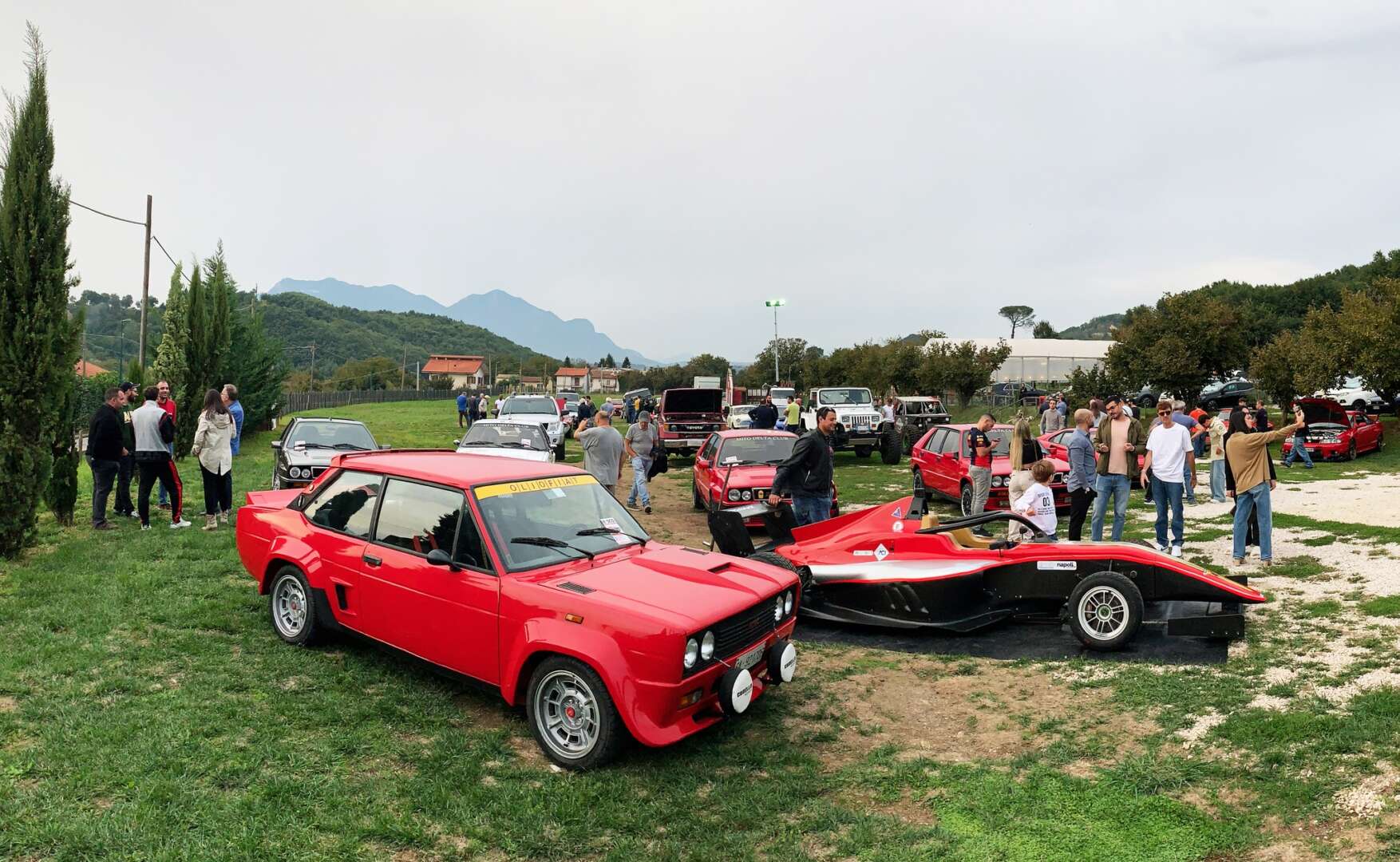 Auto di ieri e di oggi sulla Via Appia Patrimonio Unesco