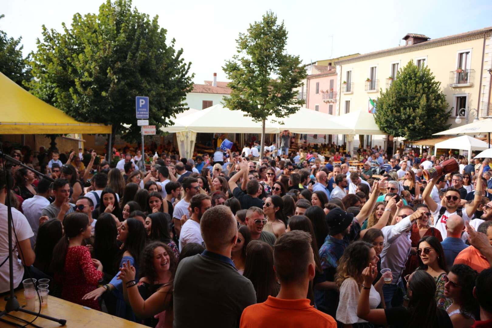 Alla 26° Sagra del Fungo Porcino di Castelpagano arrivano le streghe e il maialino ‘nero a metà’