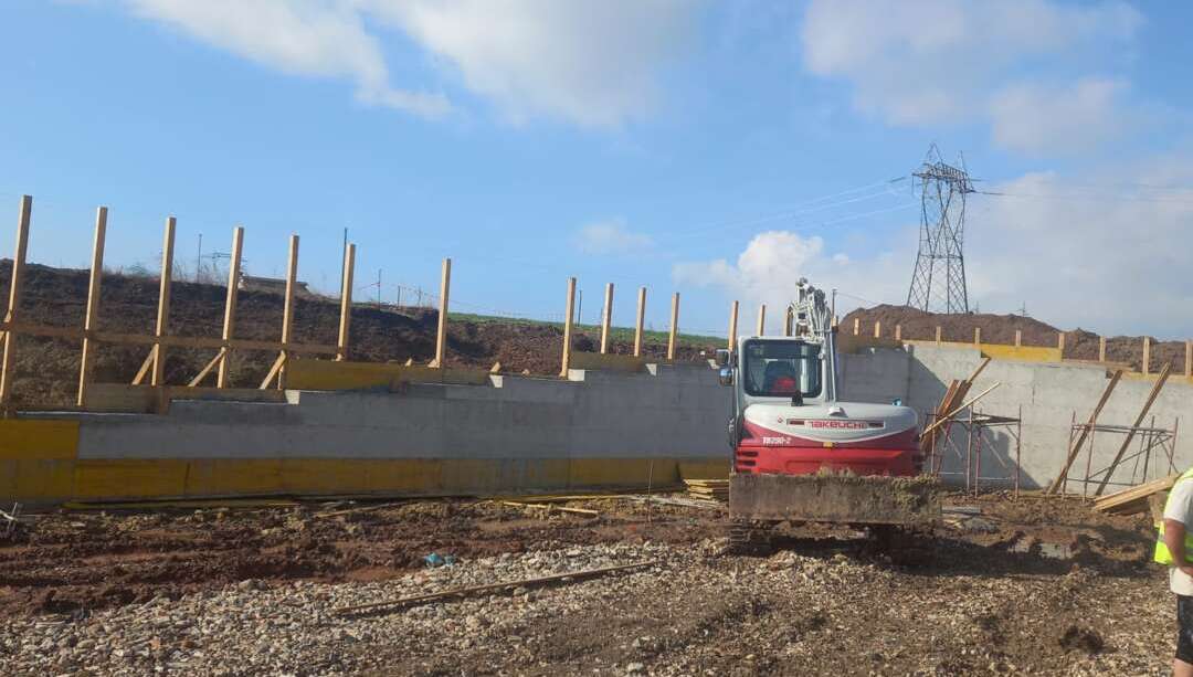 FOTO/ Lavori eseguiti in assenza di autorizzazione, sequestrato cantiere di circa 10000mq