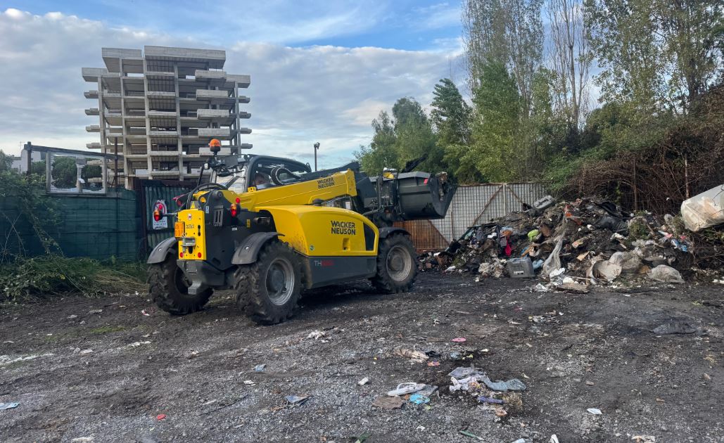 Via De Filippo, Salerno Pulita avvia bonifica discarica