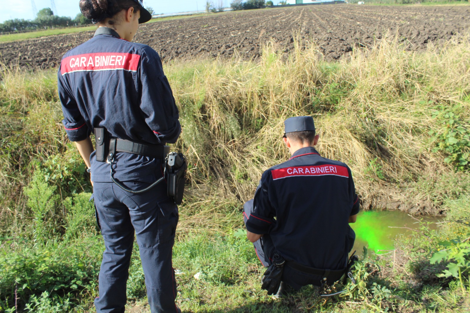 FOTO/ Sversamento illecito di rifiuti: denunciata imprenditrice della Piana del Sele