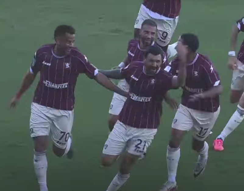 Serie B, Tello regala i tre punti alla Salernitana: blitz a Palermo