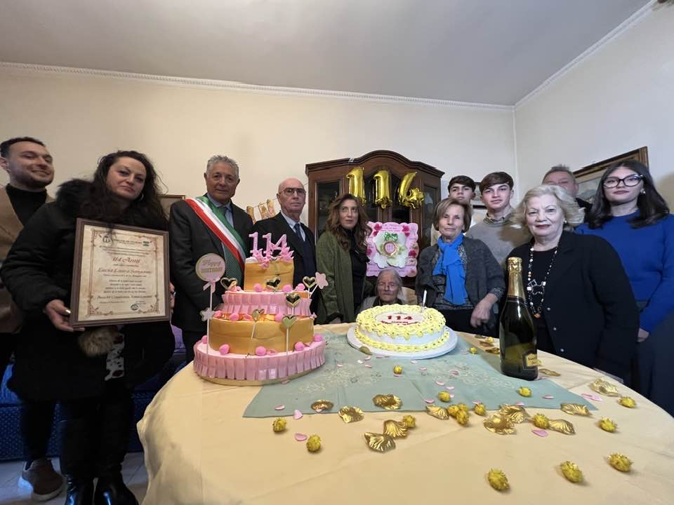 FOTO/ Sturno in festa per i 114 anni di nonna Laurina