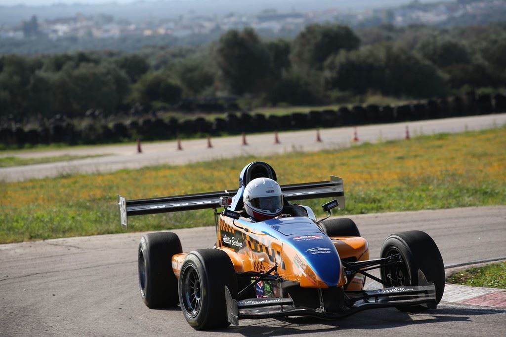 FOTO/ Campionato Italiano Formula Challenge ACI, in Puglia vittoria del beneventano Carmine Barbone