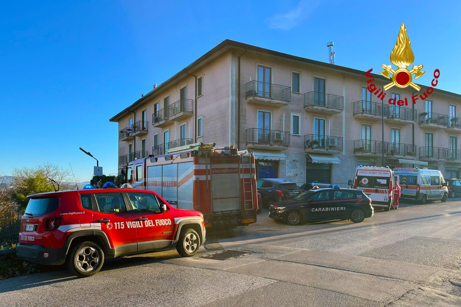 Esplosione in via Due Principati, ferita una donna donna: zona messa in sicurezza