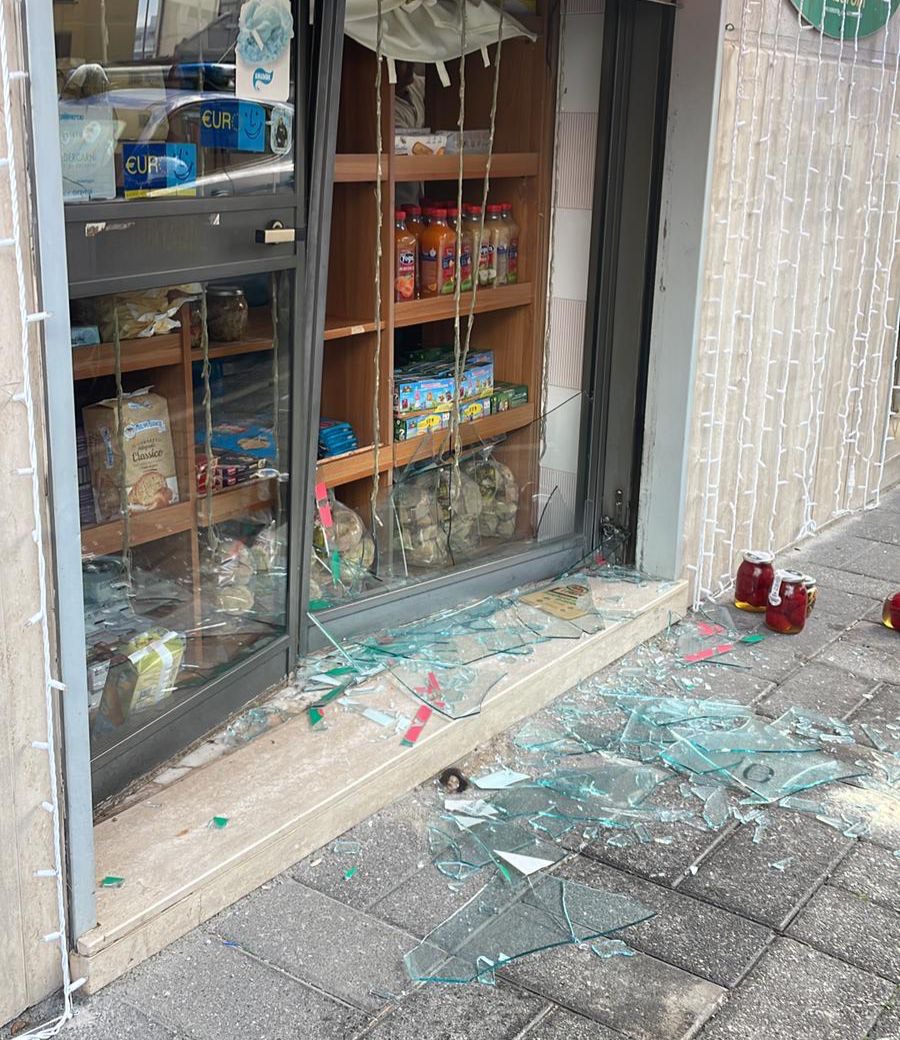 FOTO/ Salerno, notte di furti: tre colpi tra Torrione e via Guercio