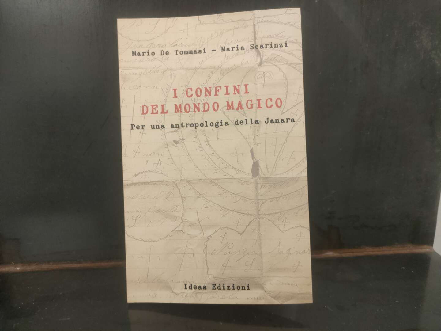 ‘I confini del mondo magico’, ecco il libro di De Tommasi e Scarinzi