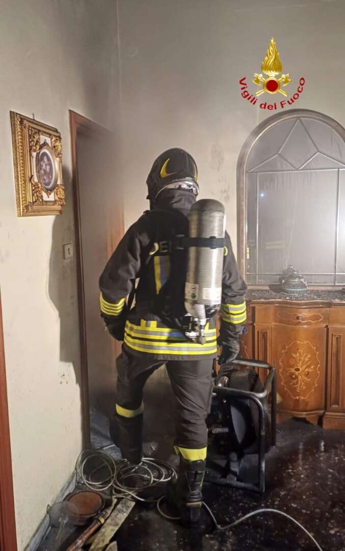 Incendio a Torrione, verifiche in corso: probabile danneggiamento all’edificio