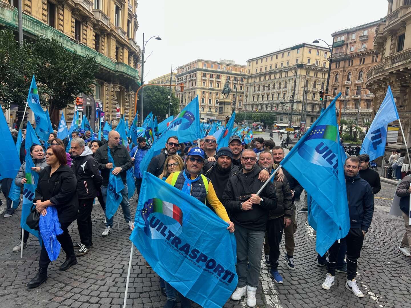 Uil Trasporti di Benevento, in tanti a scioperare a Napoli: “Grazie a tutti”