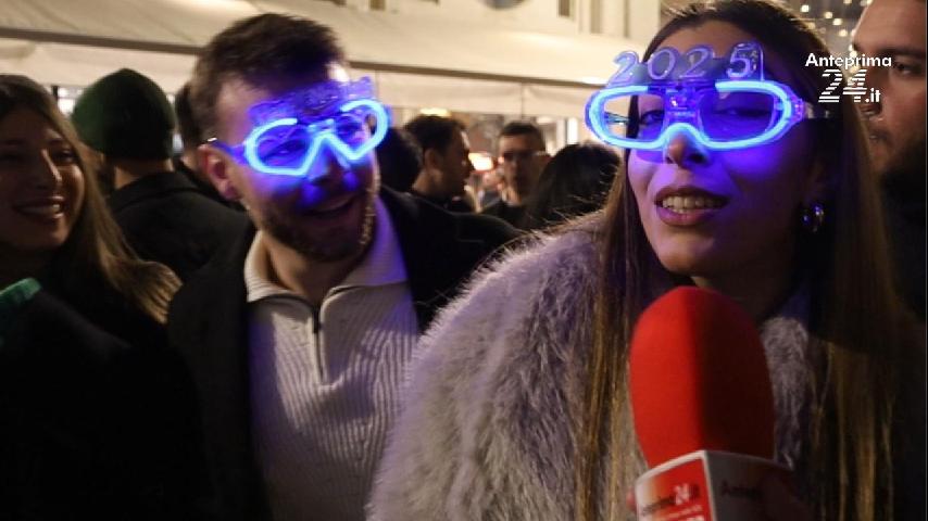 VIDEO/ Capodanno, l’attesa dei sanniti tra i vicoli del centro storico per brindare al nuovo anno