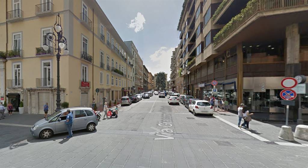 Natale ad Avellino, divieto di circolazione in Via Matteotti