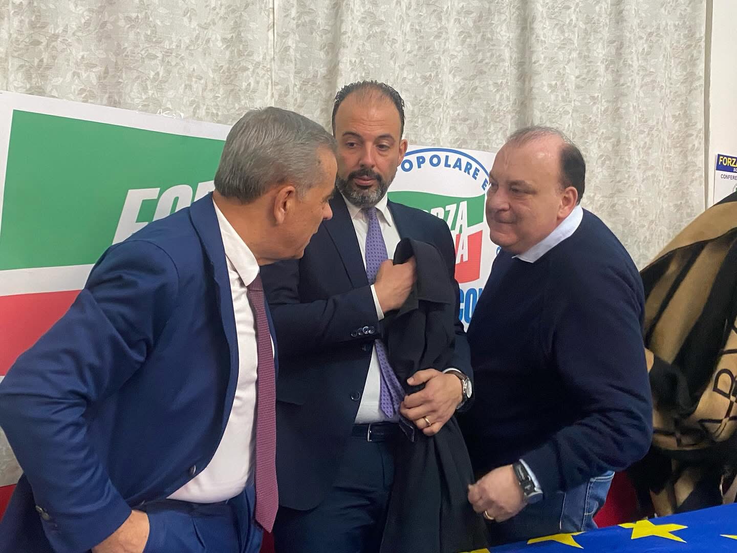 Martusciello: “Avellino su podio per tessere, 500 under 35 in Fi“