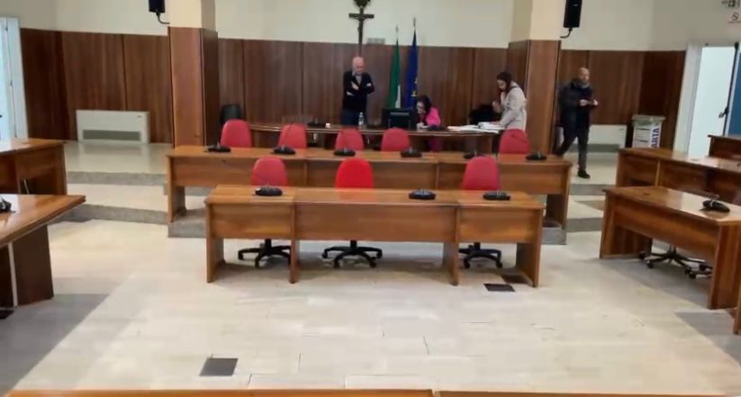 CONSIGLIO  Aula vuota, Sindaco Nargi sempre più a rischio