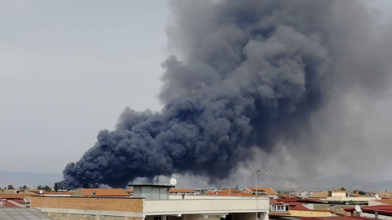 Incendio nella zona industriale, a fuoco fabbrica di caffe