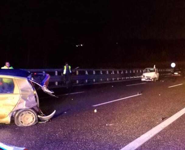 Incidente stradale in A2 a Sicignano degli Alburni, due feriti e traffico in tilt