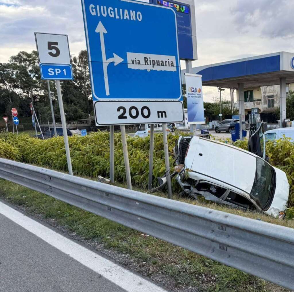 Inseguiti dai Carabinieri provocano incidente: arrestate due persone a Giugliano