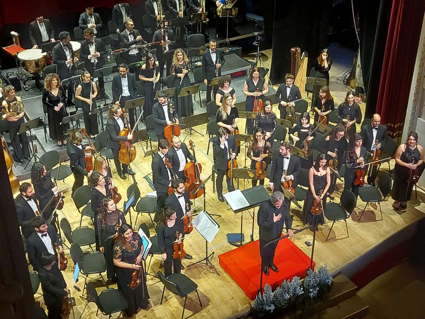 FOTO/ Il Maestro Pappano e l’Orchestra Filarmonica di Benevento incantano il Teatro Comunale