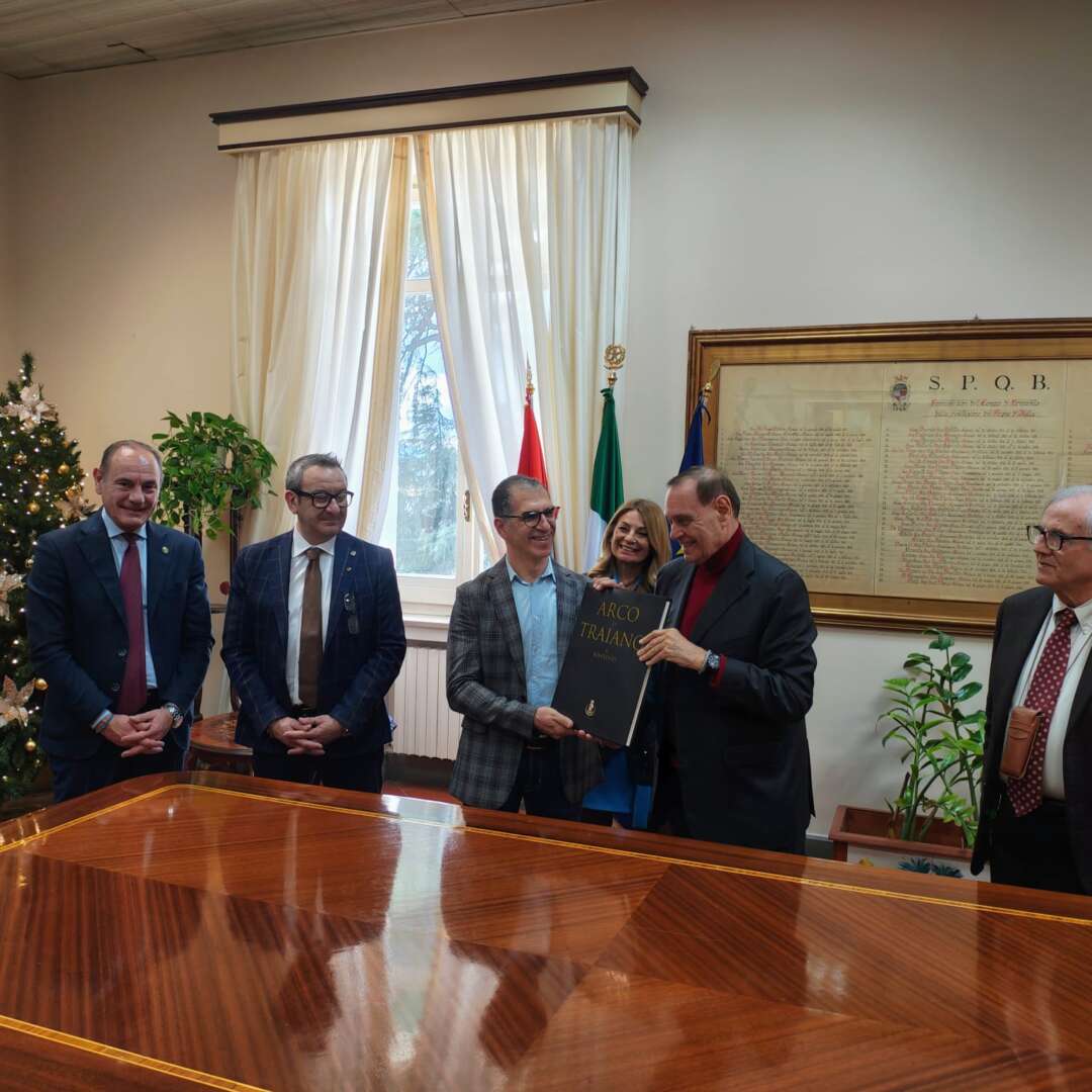 Premio Eccellenze per il professor Catalano: premiato in sala Giunta