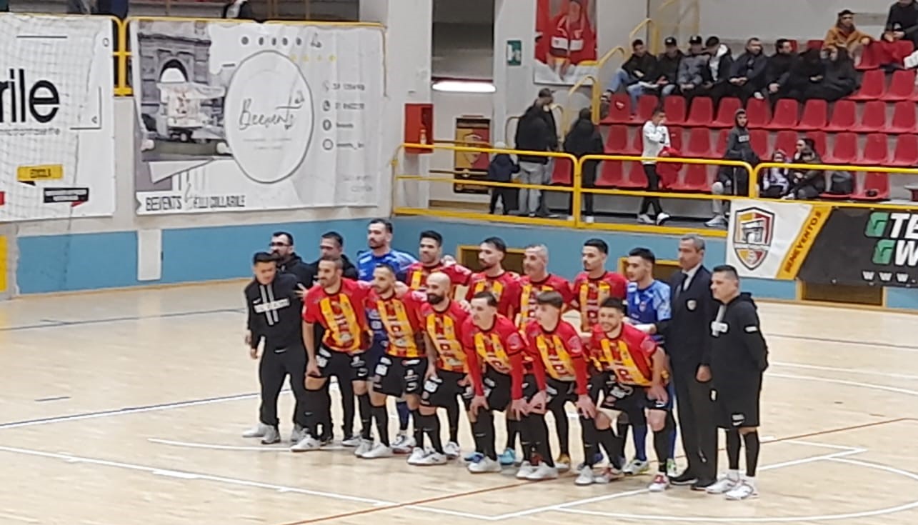 Benevento 5, Lolo Suazo da urlo: Cosenza ko al PalaTedeschi, prima storica vittoria in A per i giallorossi