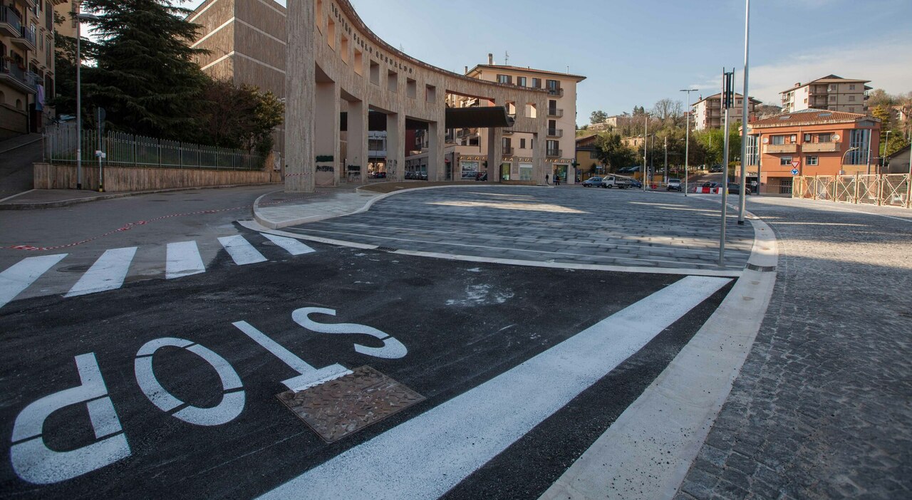 Largo Castello, al via il senso unico di marcia verso Corso Umberto I