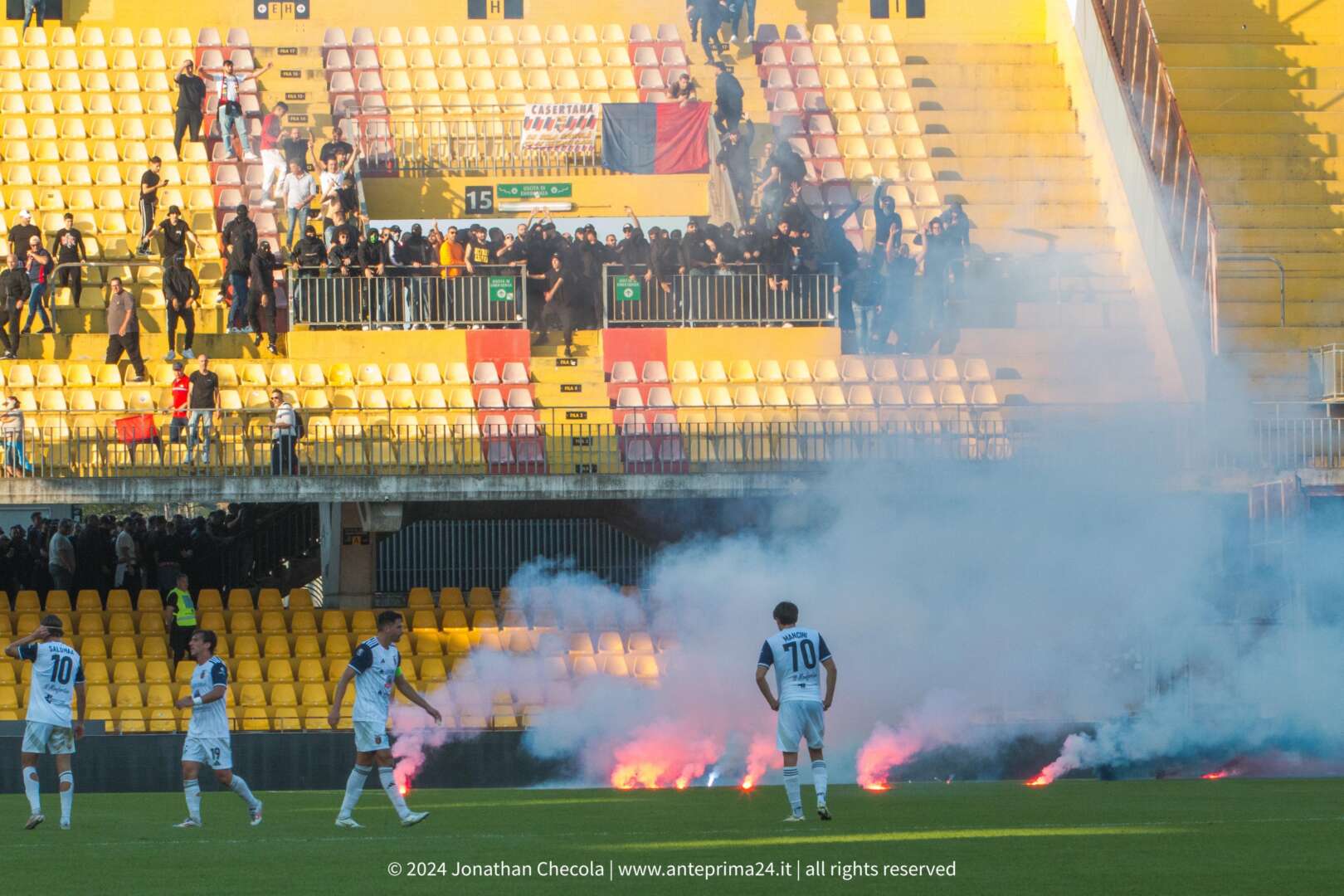 VIDEO/ Disordini durante la gara Benevento Casertana: 22 DASPO per i tifosi ospiti