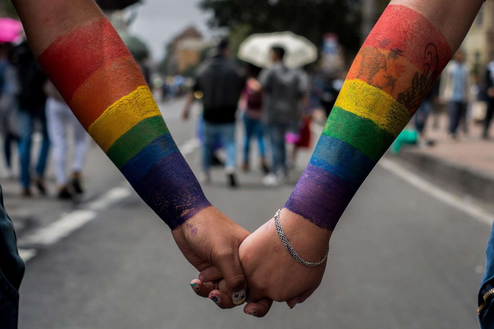 Picchiato dal padre perchè gay: 15enne trasferito in una comunità protetta