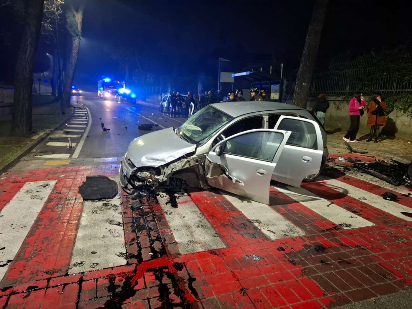 FOTO&VIDEO/ Ultimo dell’anno macchiato da un grave incidente stradale: 5 feriti