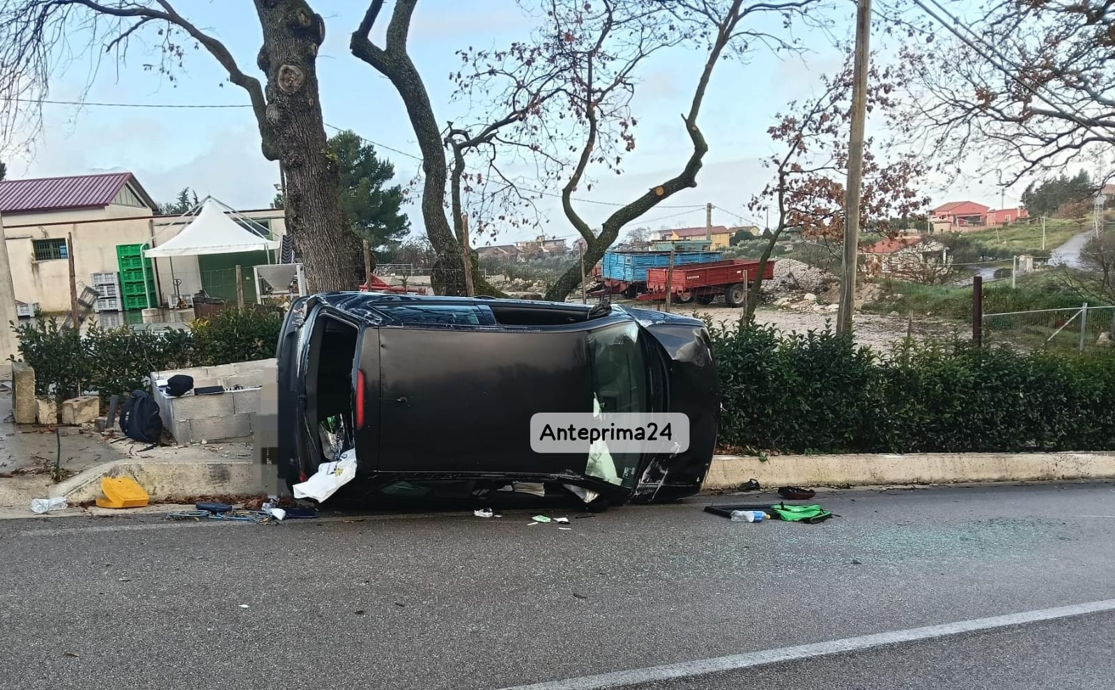 Buccino, finisce fuori strada con l’autovettura: ferito un  medico