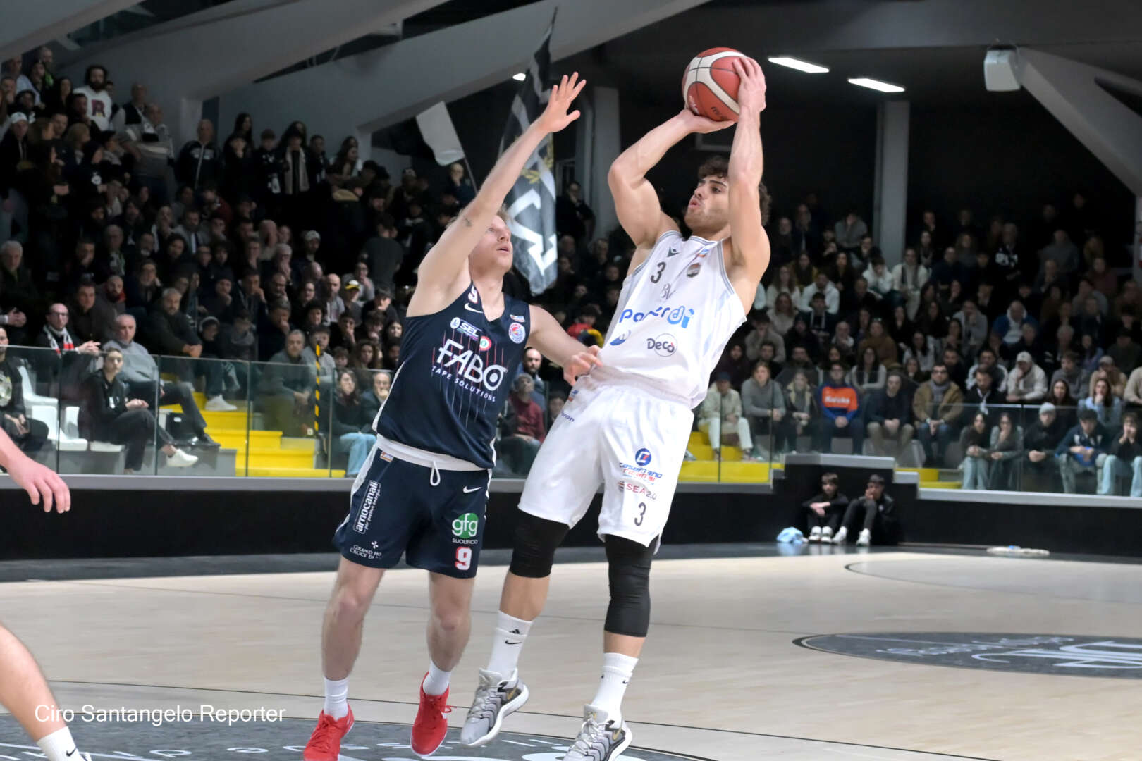 FOTO/ Basket, Paperdi Caserta da urlo contro il quotato Montecatini