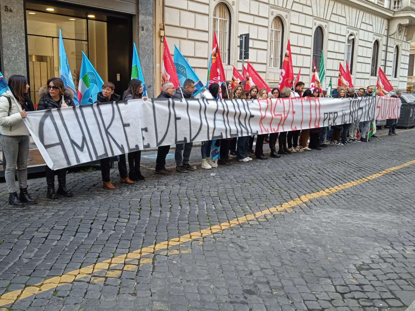 FOTO/ Pozzuoli, ancora fumata nera e polemiche su vertenza Metro Italia