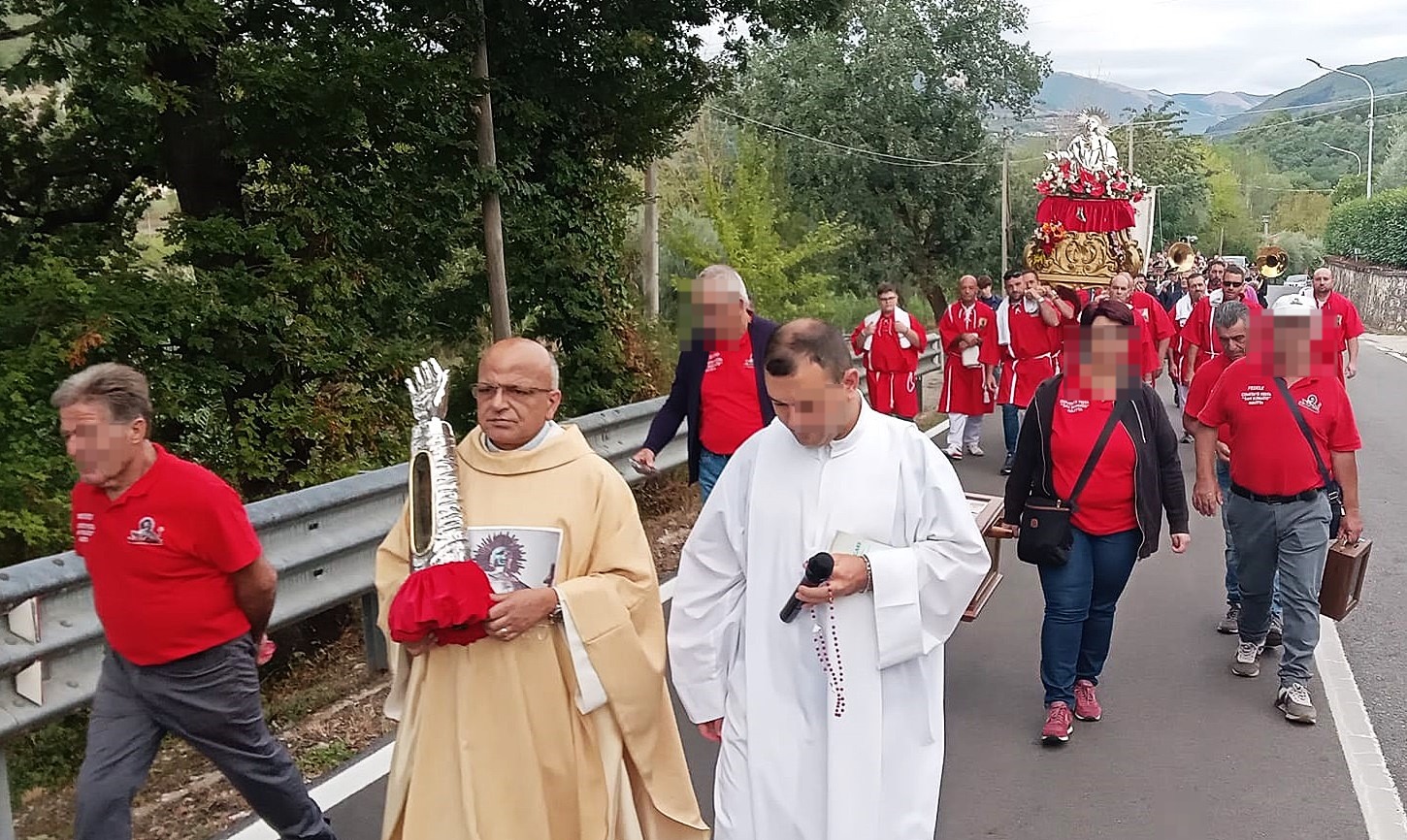 Manca la fiducia: dissidi tra il comitato festa e il parroco del paese, i volontari vanno via