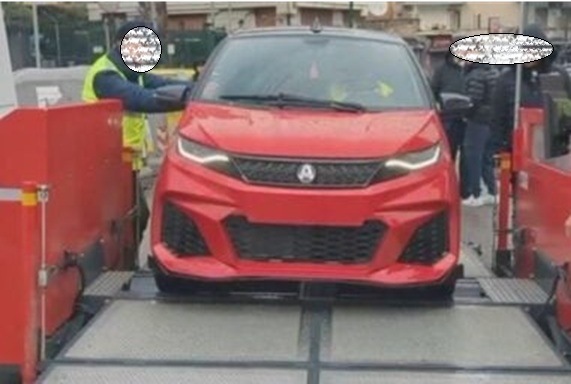 VIDEO/ Striscia la Notizia, minicar truccate per correre di più: mezzi instabili e pochi controlli