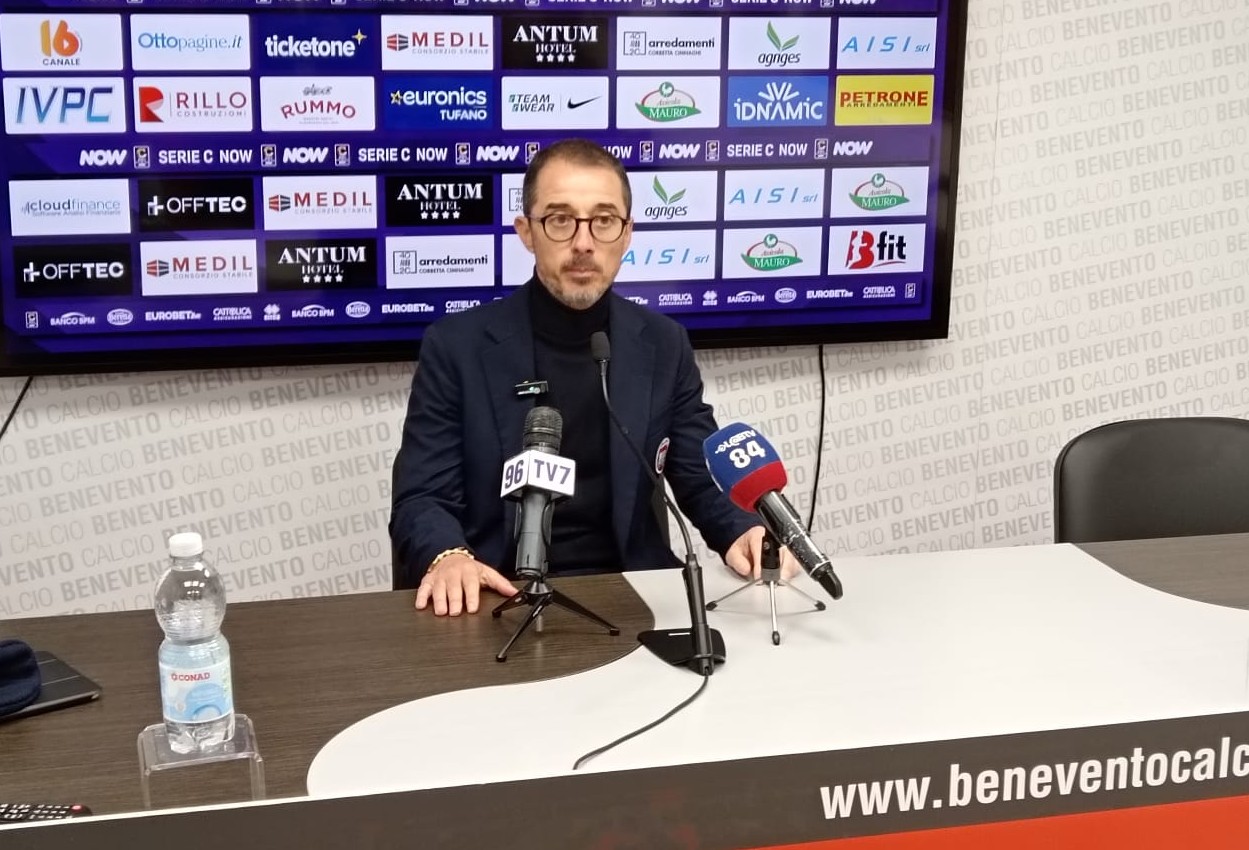 Benevento Crotone, le parole del tecnico dei pitagorici Longo: “Pareggio giusto, i giallorossi saranno temibile nei play off”