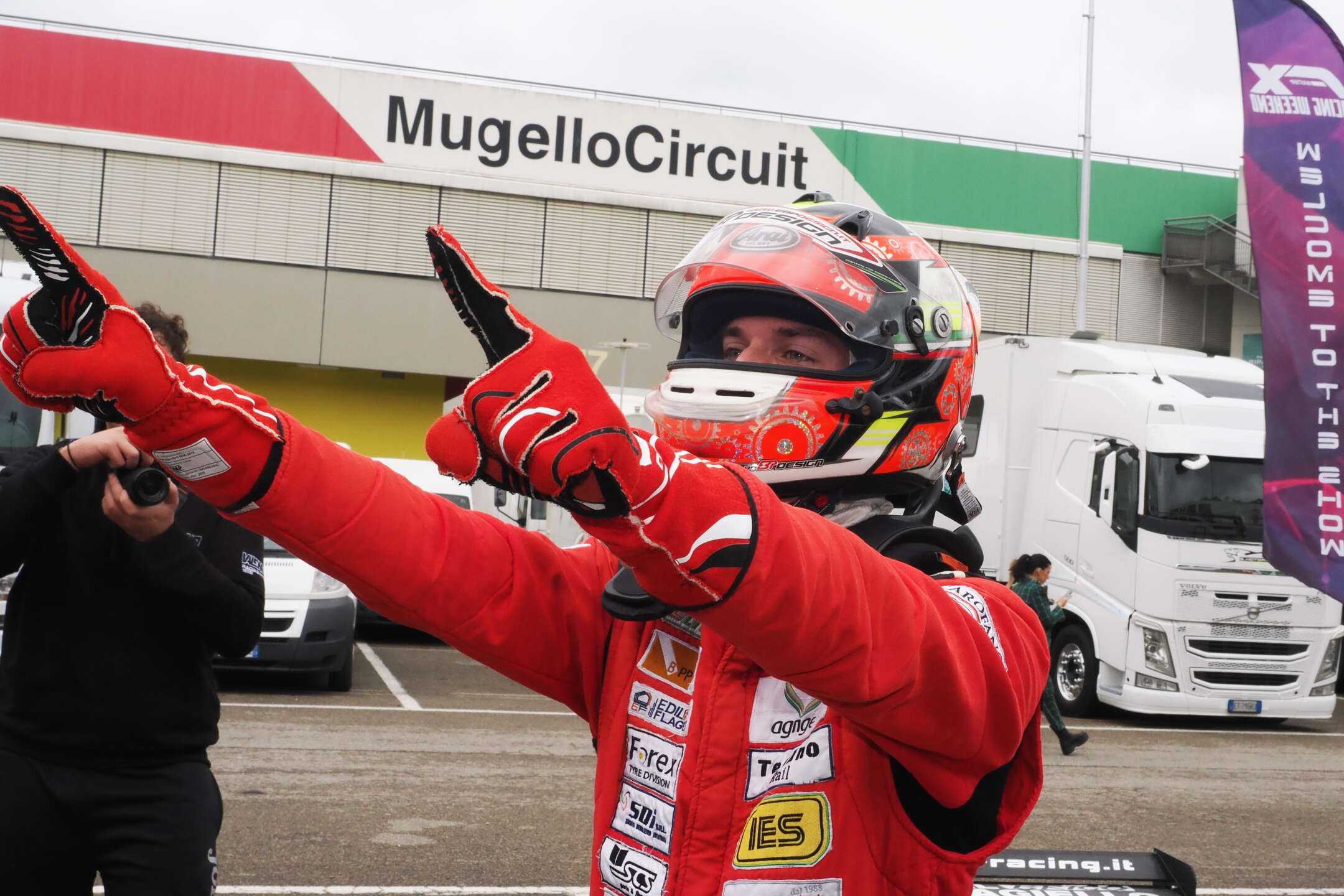 Una stagione da incorniciare: il pilota sannita Valentino Carofano premiato in casa Ferrari