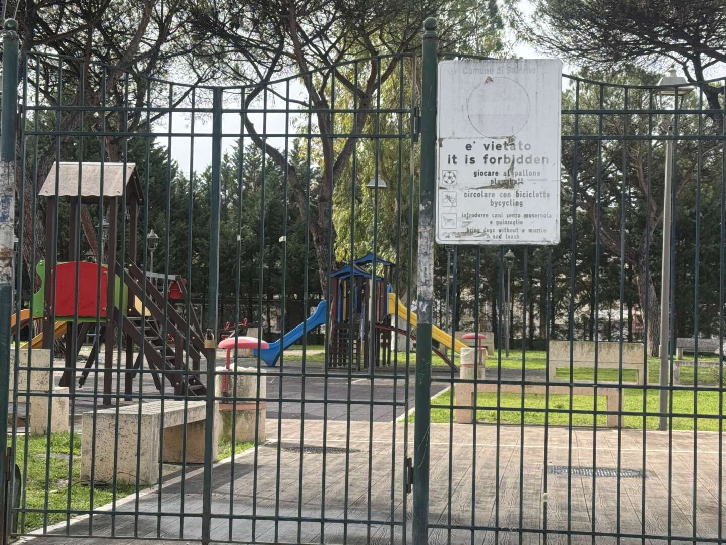 Quartiere Arbostella, parco giochi chiuso: ecco il motivo