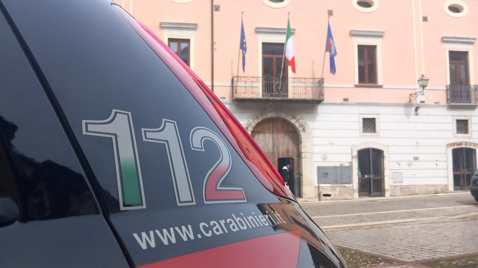 Proiettili davanti al Comune di Solopaca: indagini in corso dei carabinieri