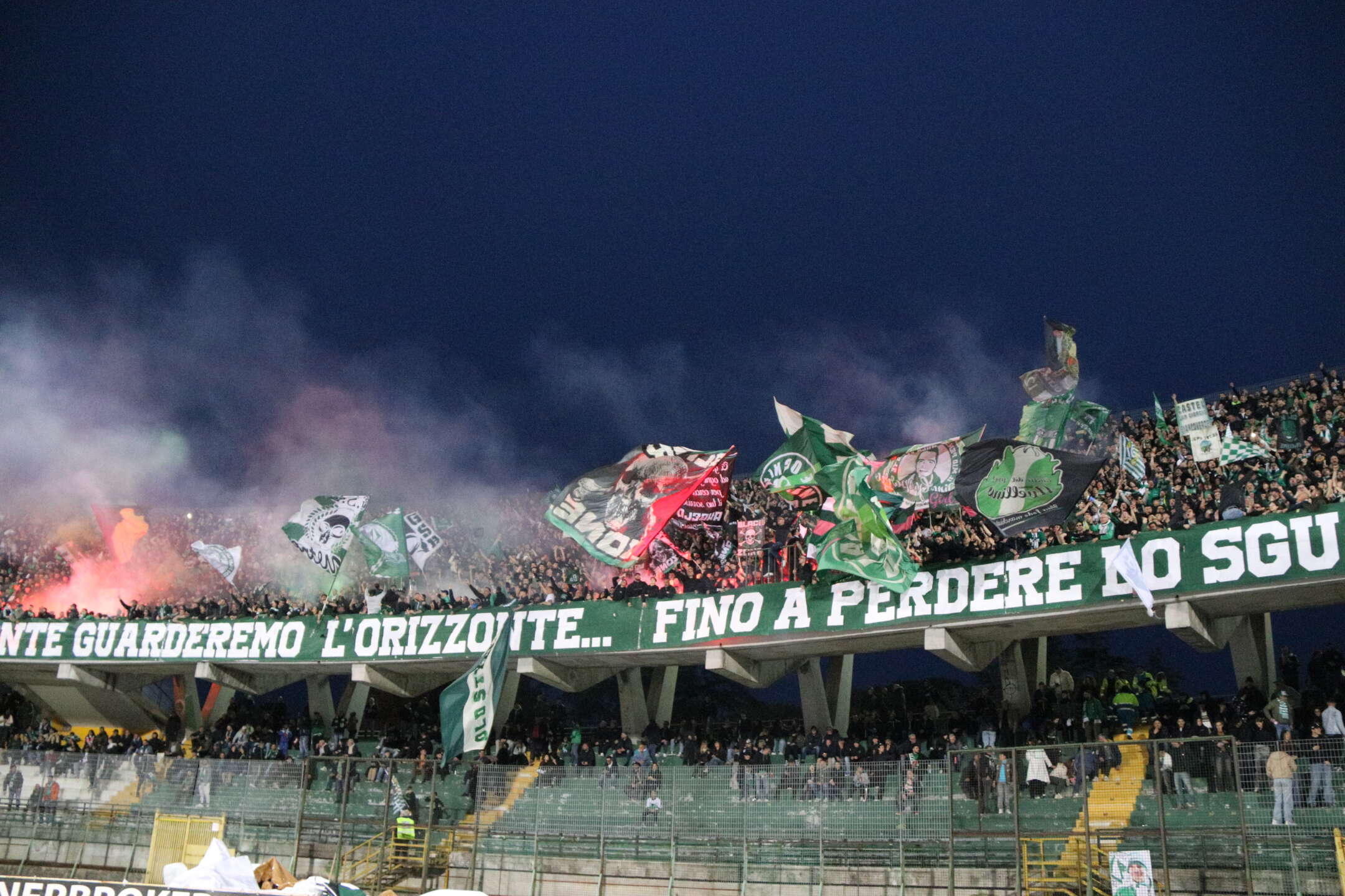 La Curva chiama: tutti al Partenio, cuore e bandiere per l’Avellino